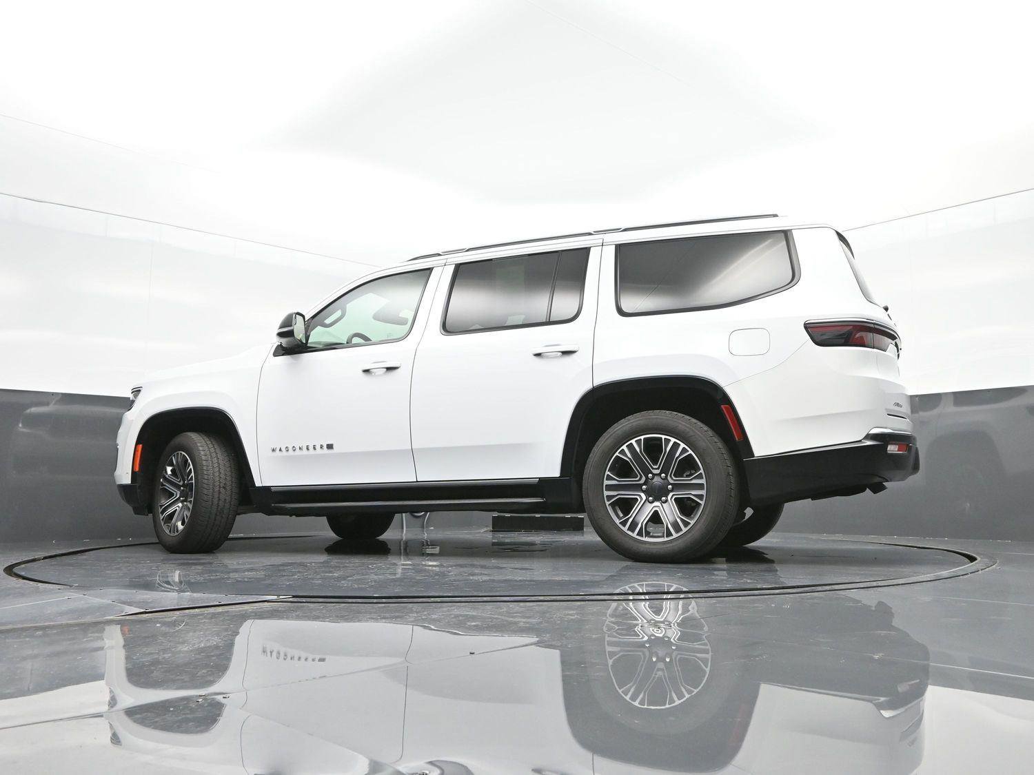 Used 2024 Jeep Wagoneer Series II image 36