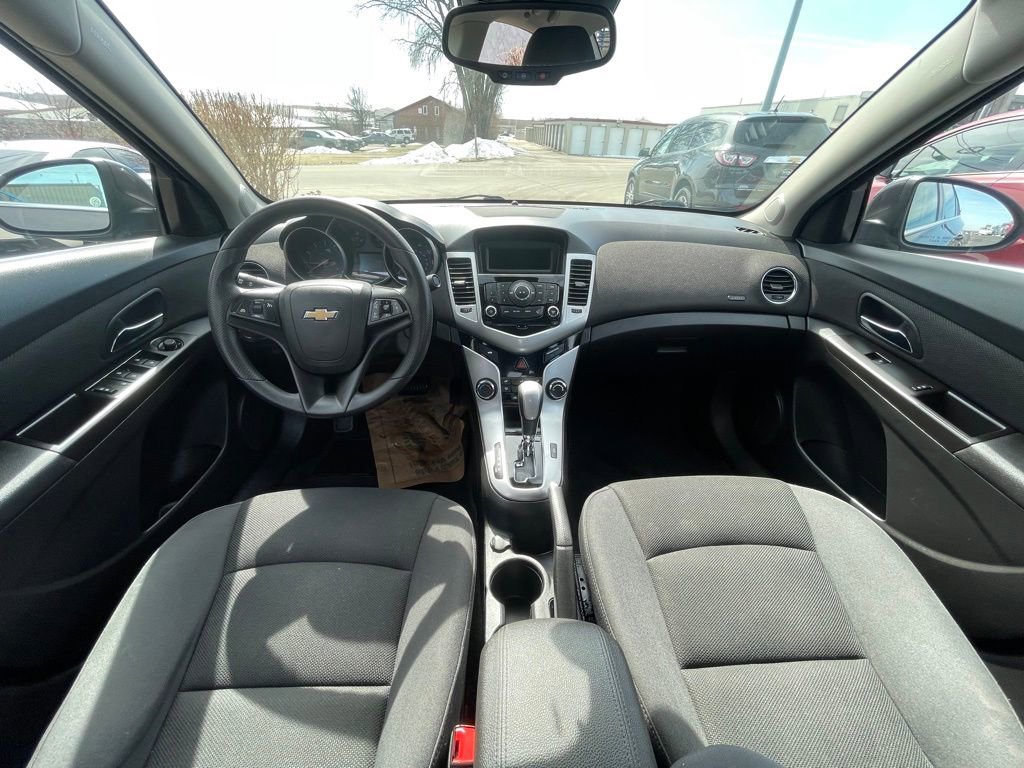 Used 2016 Chevrolet Cruze LT image 16