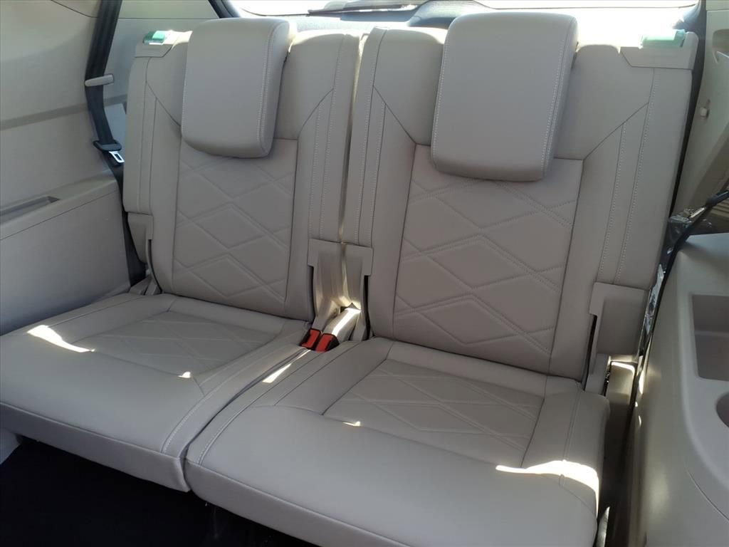 New 2026 Volkswagen Atlas SE FWD image 11