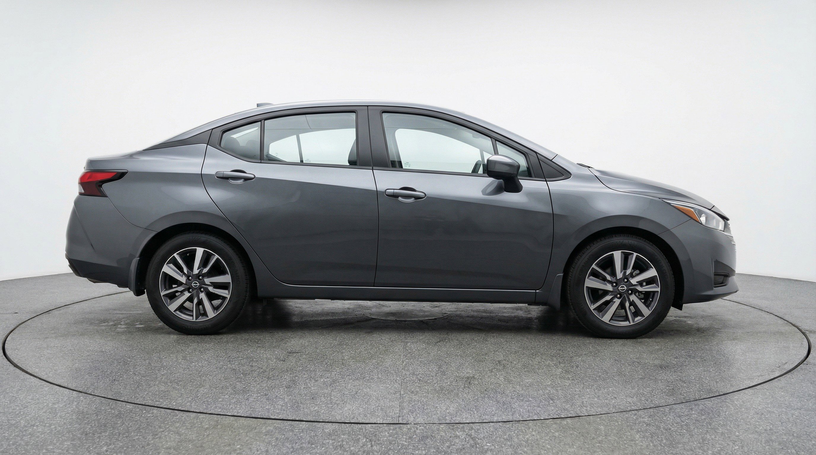 Used 2025 Nissan Versa SV image 11