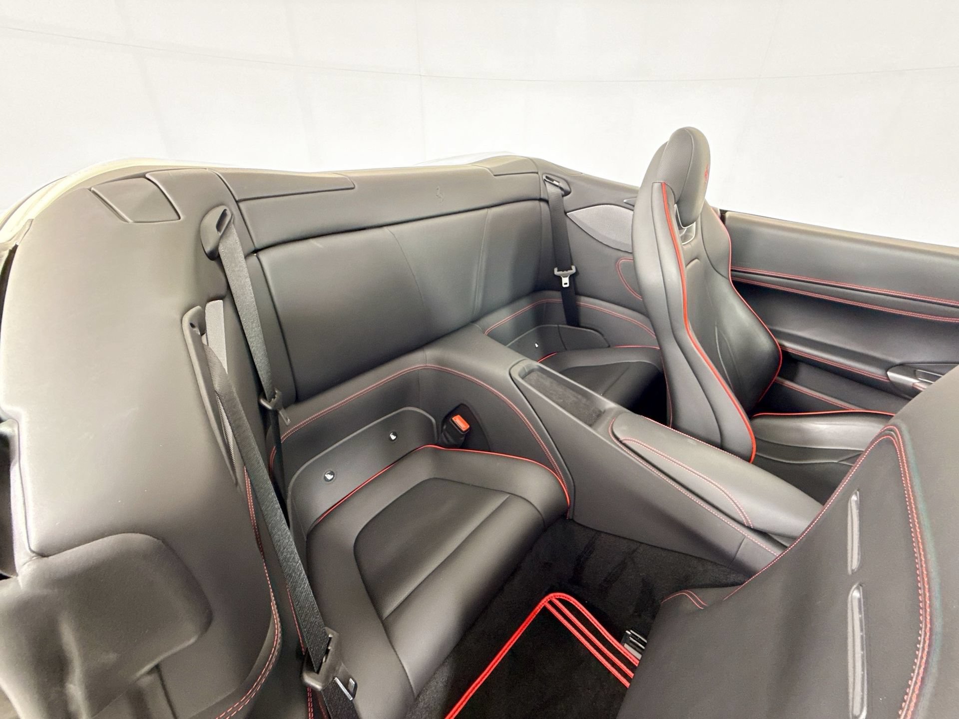 Certified 2022 Ferrari Portofino M RWD image 22