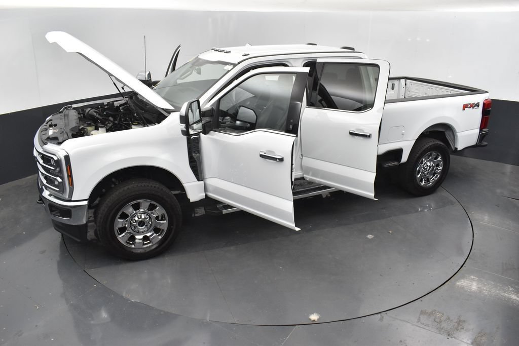 Used 2025 Ford F250 Lariat w/ Chrome Package AWD/4WD image 35