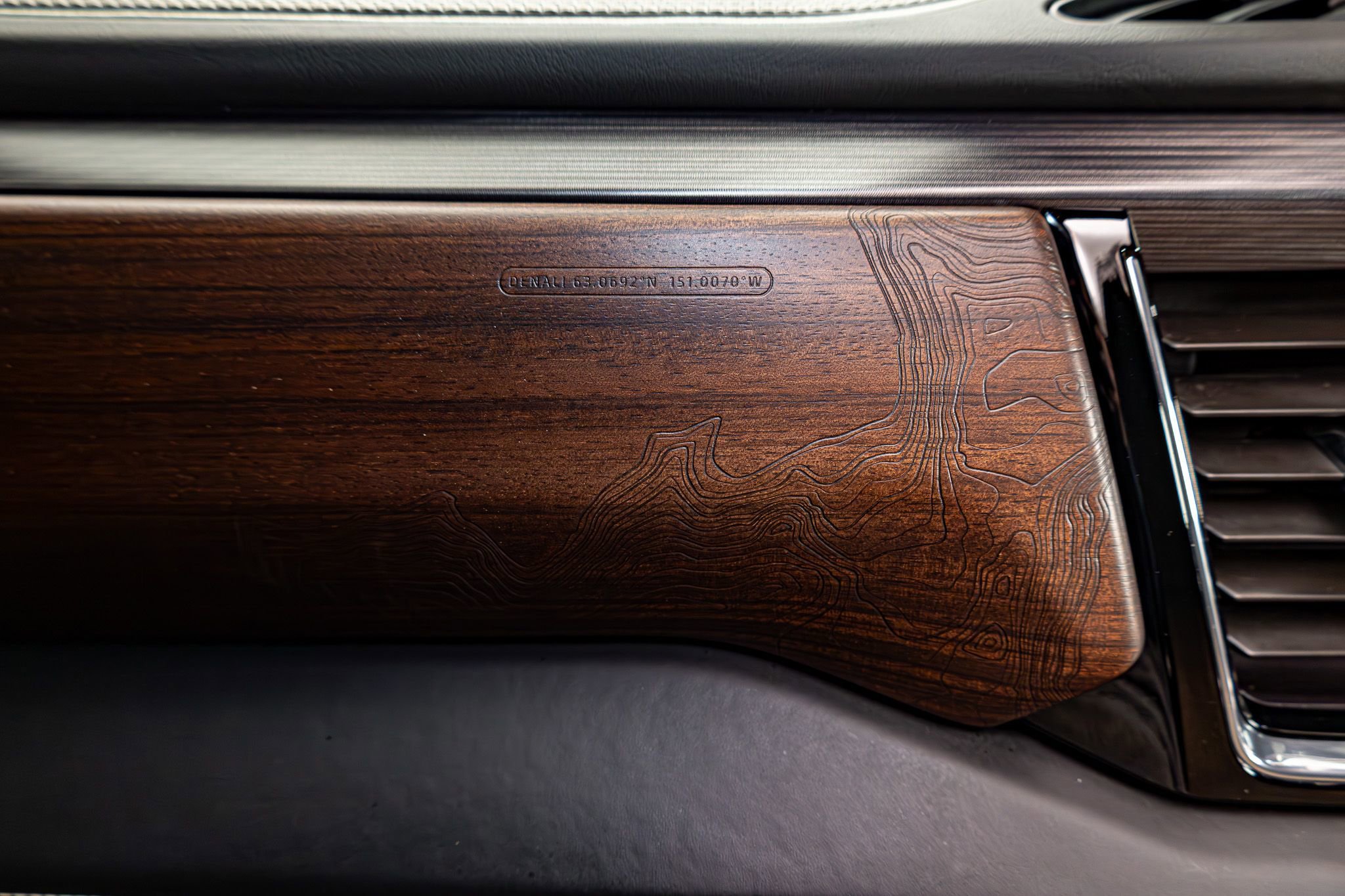 Used 2025 GMC Sierra 2500 Denali Ultimate image 19