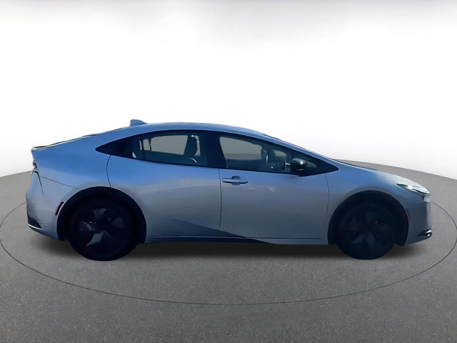 Used 2025 Toyota Prius LE image 7