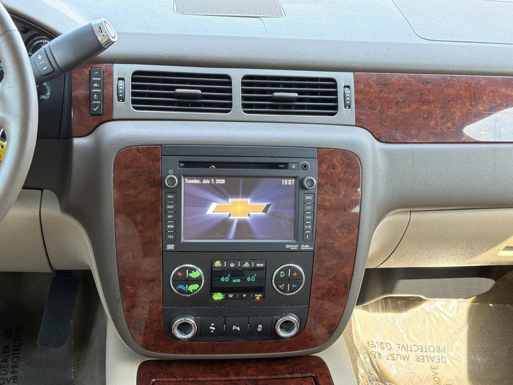 Used 2012 Chevrolet Suburban LTZ RWD image 15