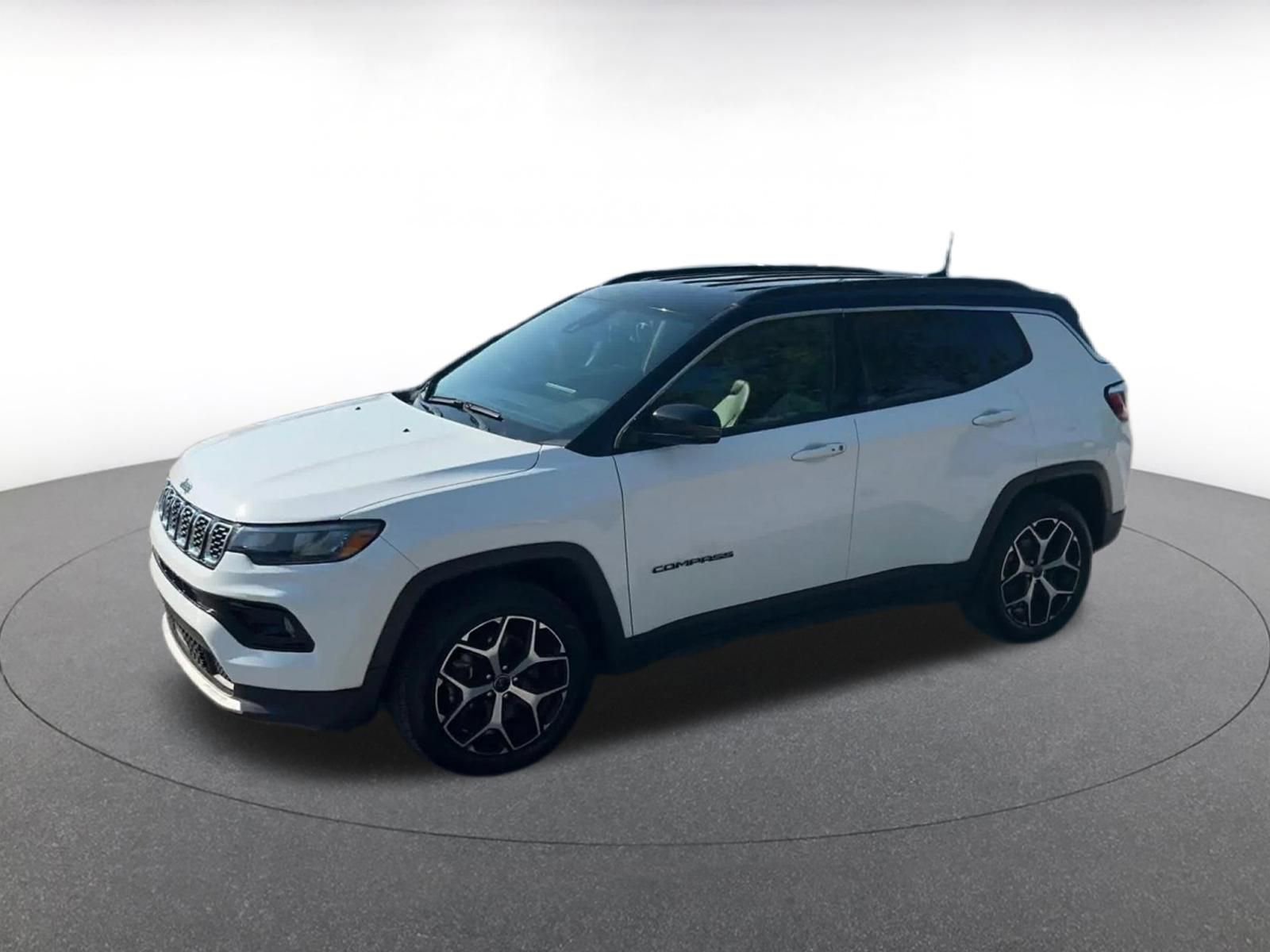 Used 2025 Jeep Compass Limited AWD/4WD image 8