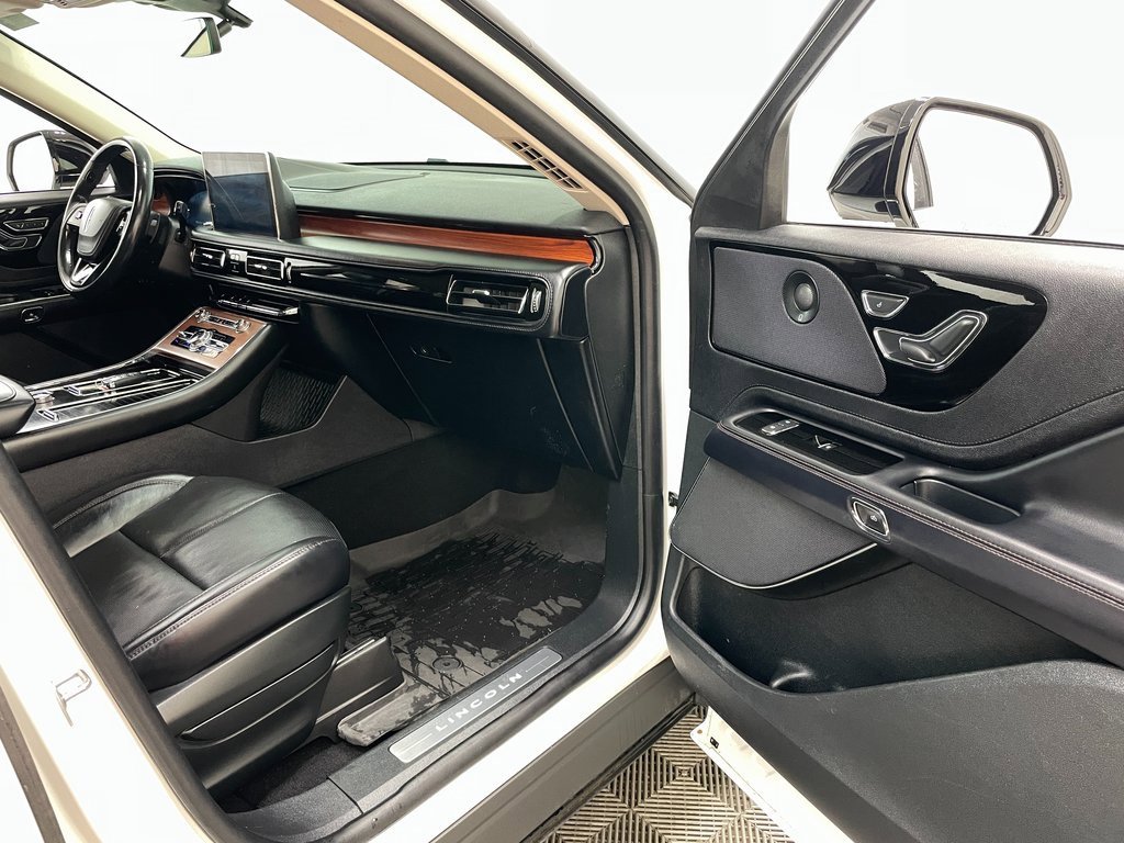Used 2020 Lincoln Aviator Reserve w/ Elements Package Plus image 37