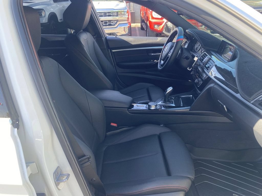 Used 2017 BMW 330i Sedan RWD image 11