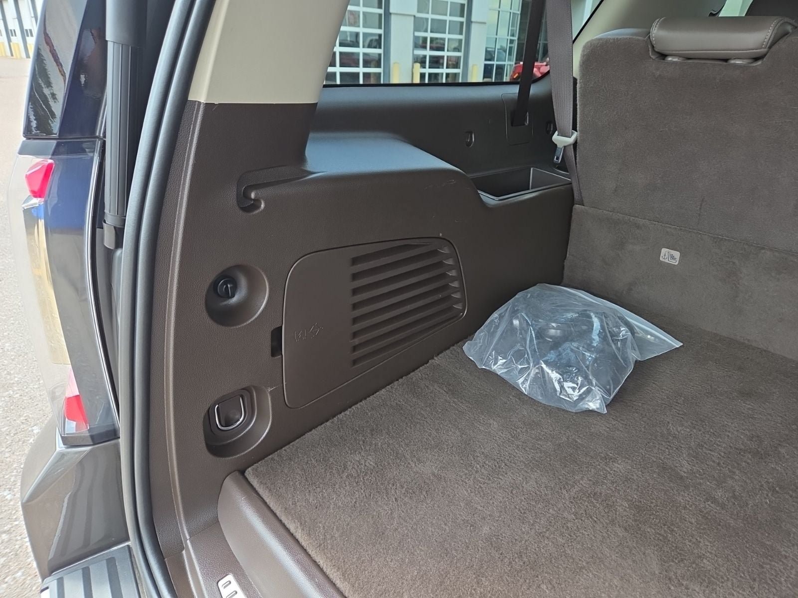 Used 2019 GMC Yukon XL Denali w/ Denali Ultimate Package AWD/4WD image 9