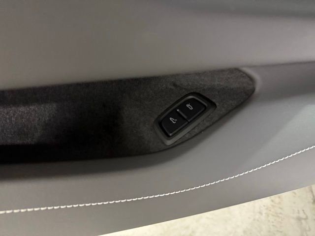 Used 2023 Chevrolet Corvette Stingray Coupe w/ Z51 Performance Package image 13