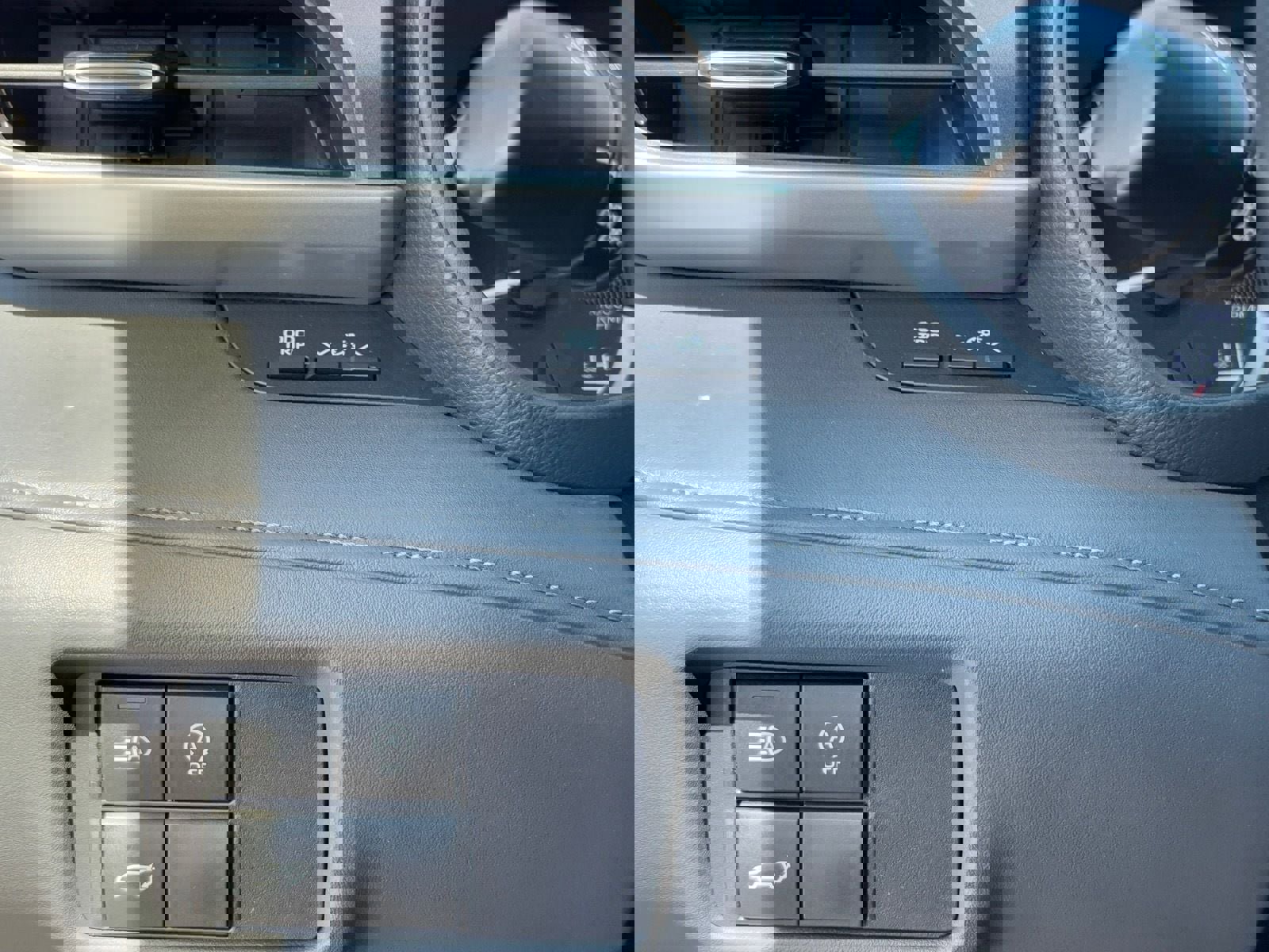 Used 2023 Toyota Highlander LE image 28