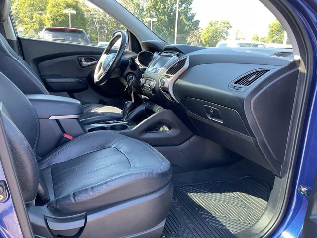 Used 2011 Hyundai Tucson Limited w/ Premium Pkg 3 FWD image 19