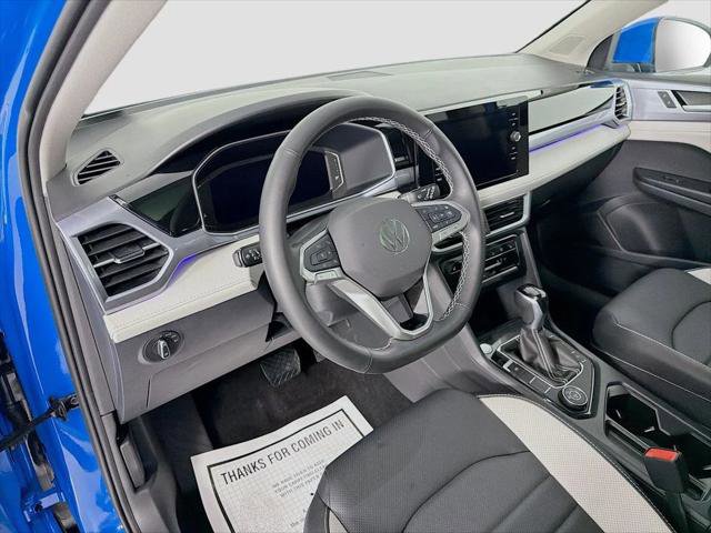 Used 2025 Volkswagen Taos SEL image 9