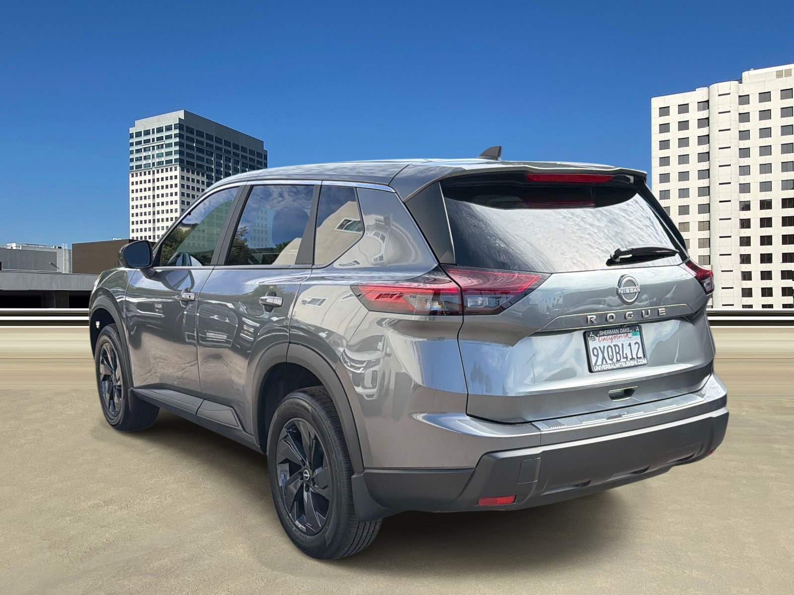 Used 2026 Nissan Rogue SV FWD image 3