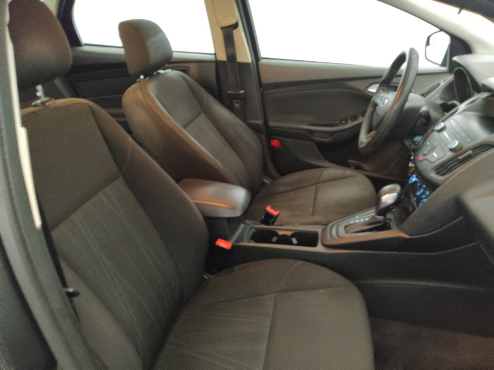 Used 2018 Ford Focus SE FWD image 21