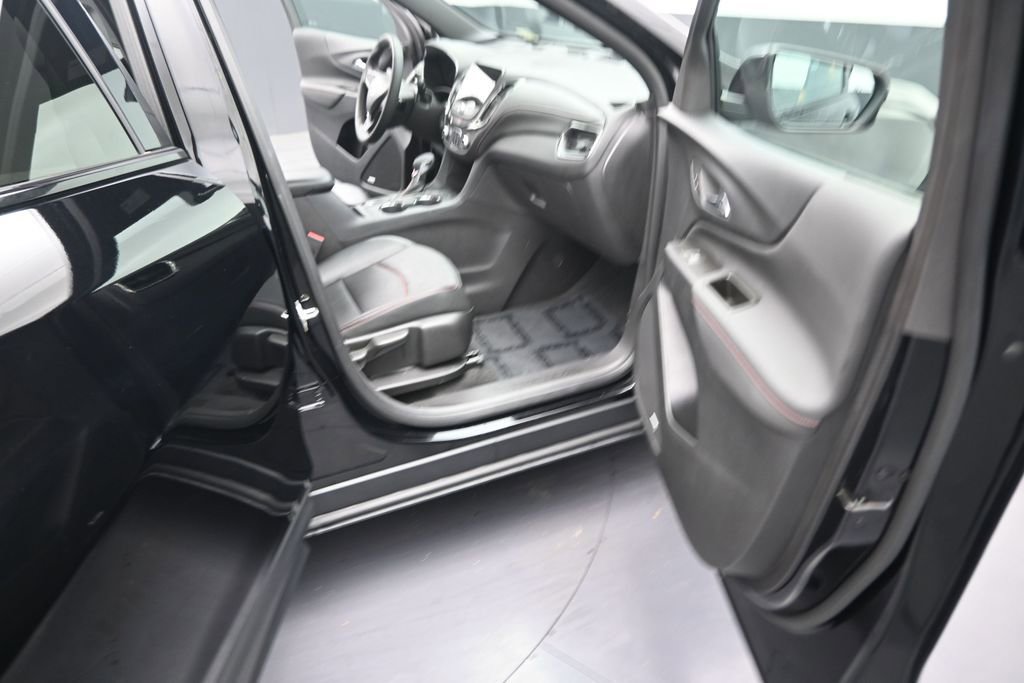 Used 2024 Chevrolet Equinox RS w/ RS Leather Package FWD image 15