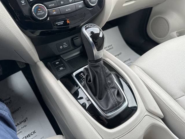 Used 2022 Nissan Rogue Sport SL AWD/4WD image 23