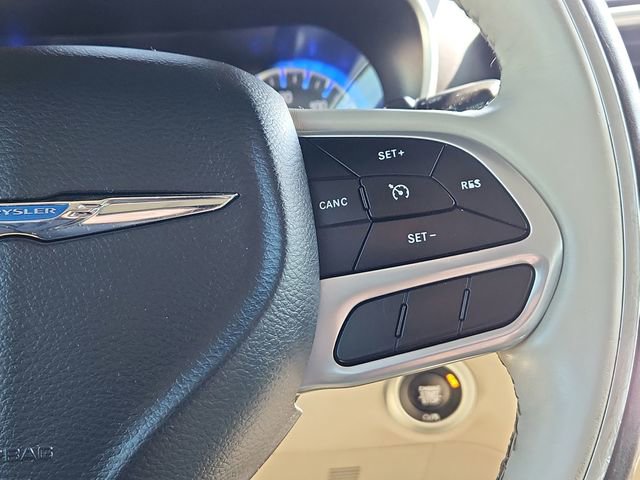 Used 2020 Chrysler Pacifica Limited image 42