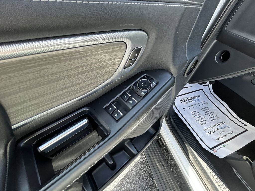 Used 2025 Ford Expedition Platinum AWD/4WD image 19