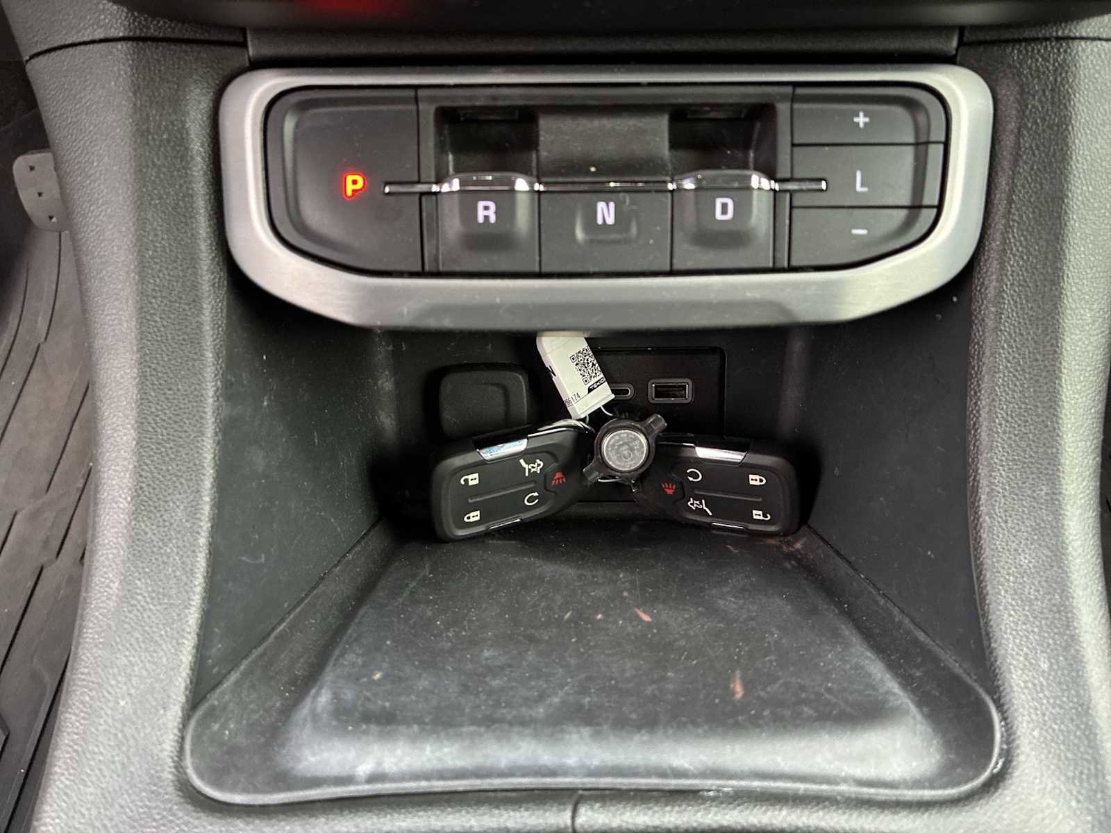 Certified 2023 GMC Acadia SLE w/ Driver Convenience Package image 15