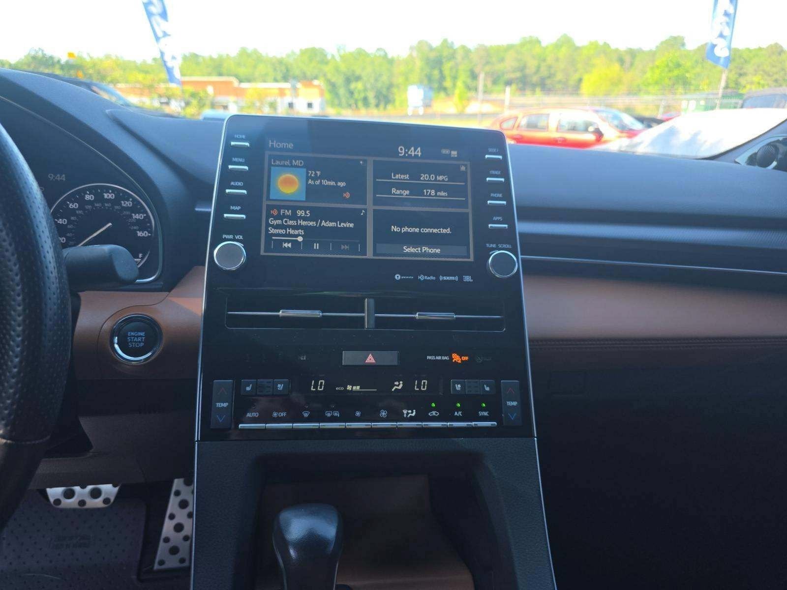 Used 2022 Toyota Avalon Touring FWD image 8