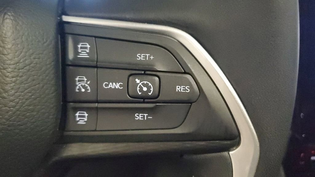 Used 2025 Jeep Grand Cherokee Laredo X image 30