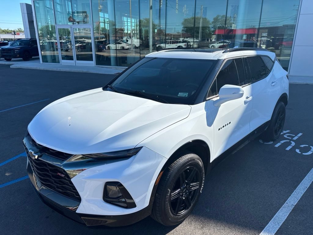 Used 2019 Chevrolet Blazer RS w/ Sun and Wheels Package FWD image 3