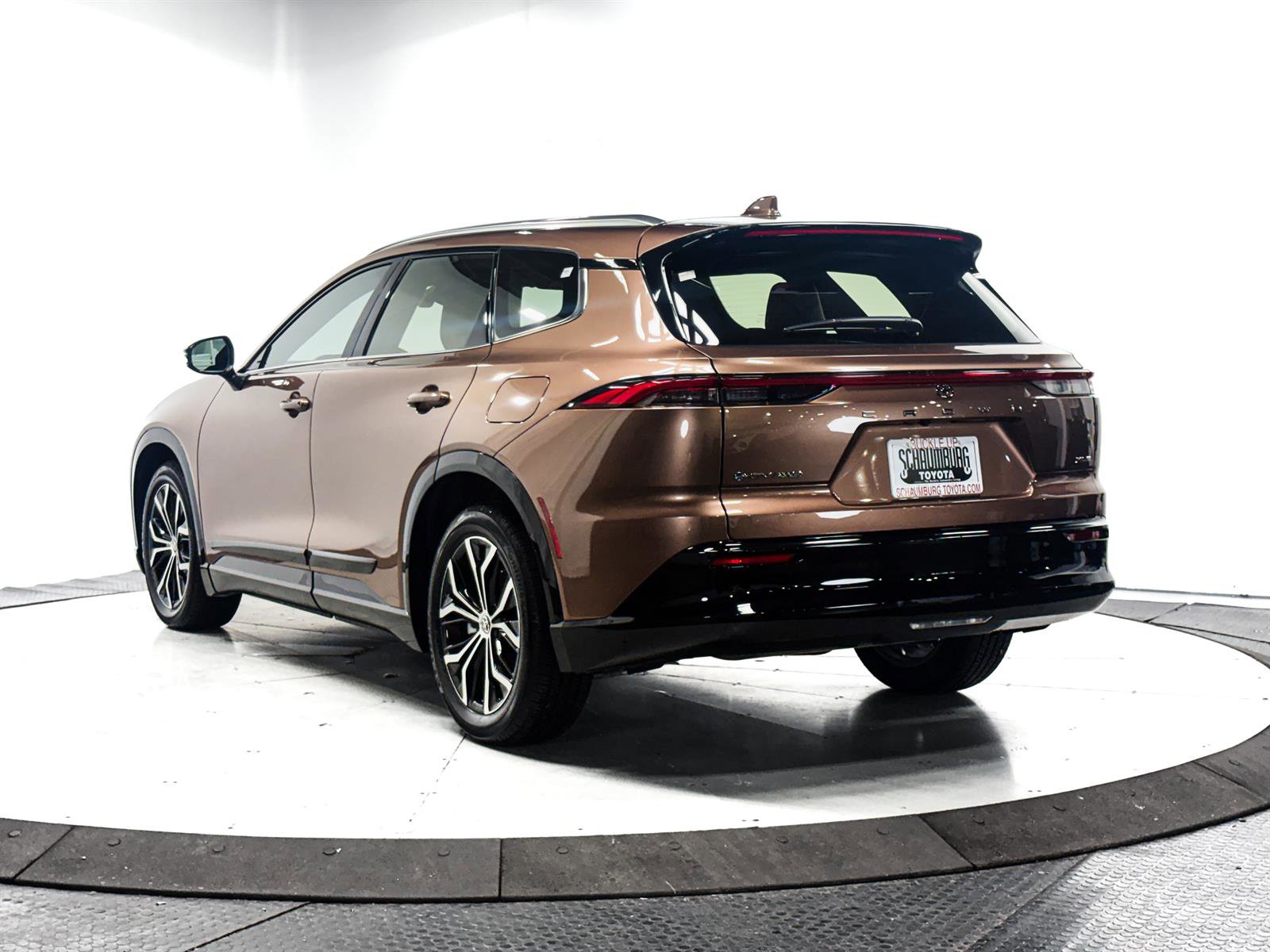 Certified 2025 Toyota Crown Signia image 8