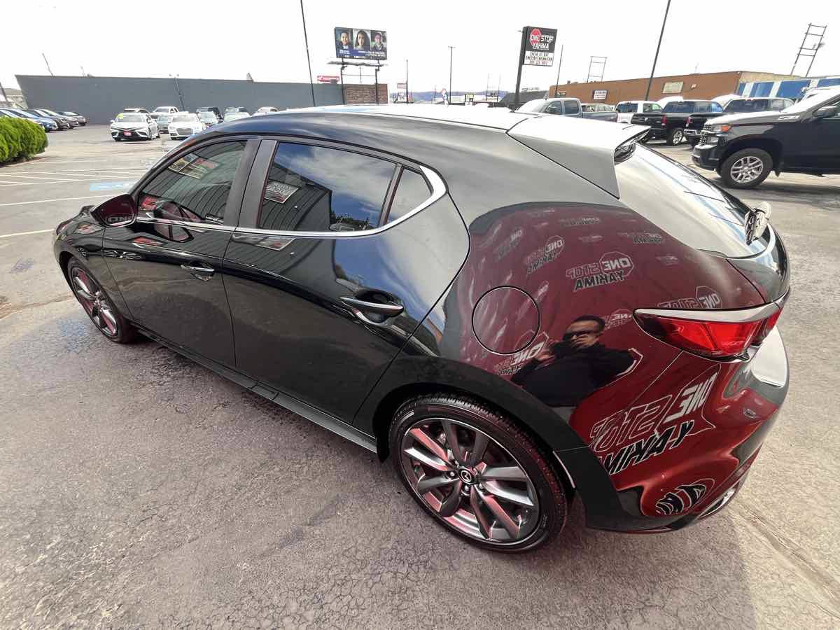 Used 2019 MAZDA MAZDA3 Hatchback FWD image 4