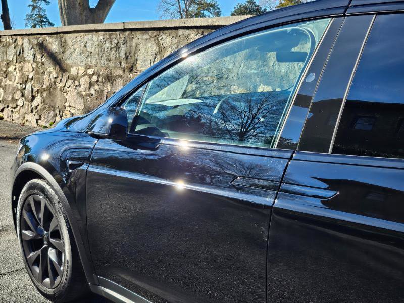 Used 2023 Tesla Model X image 11