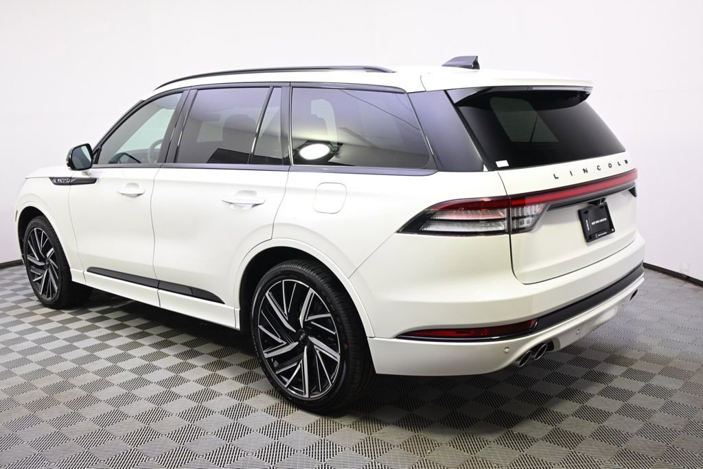 New 2026 Lincoln Aviator Black Label w/ Jet Appearance Package image 3