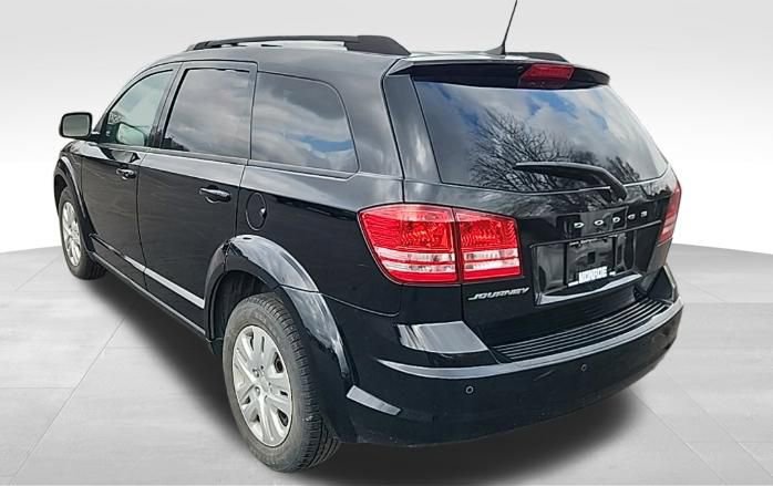 Used 2020 Dodge Journey SE w/ SE Popular Equipment Group FWD image 3