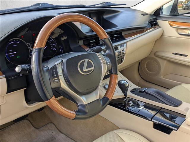 Used 2013 Lexus ES 300h image 10