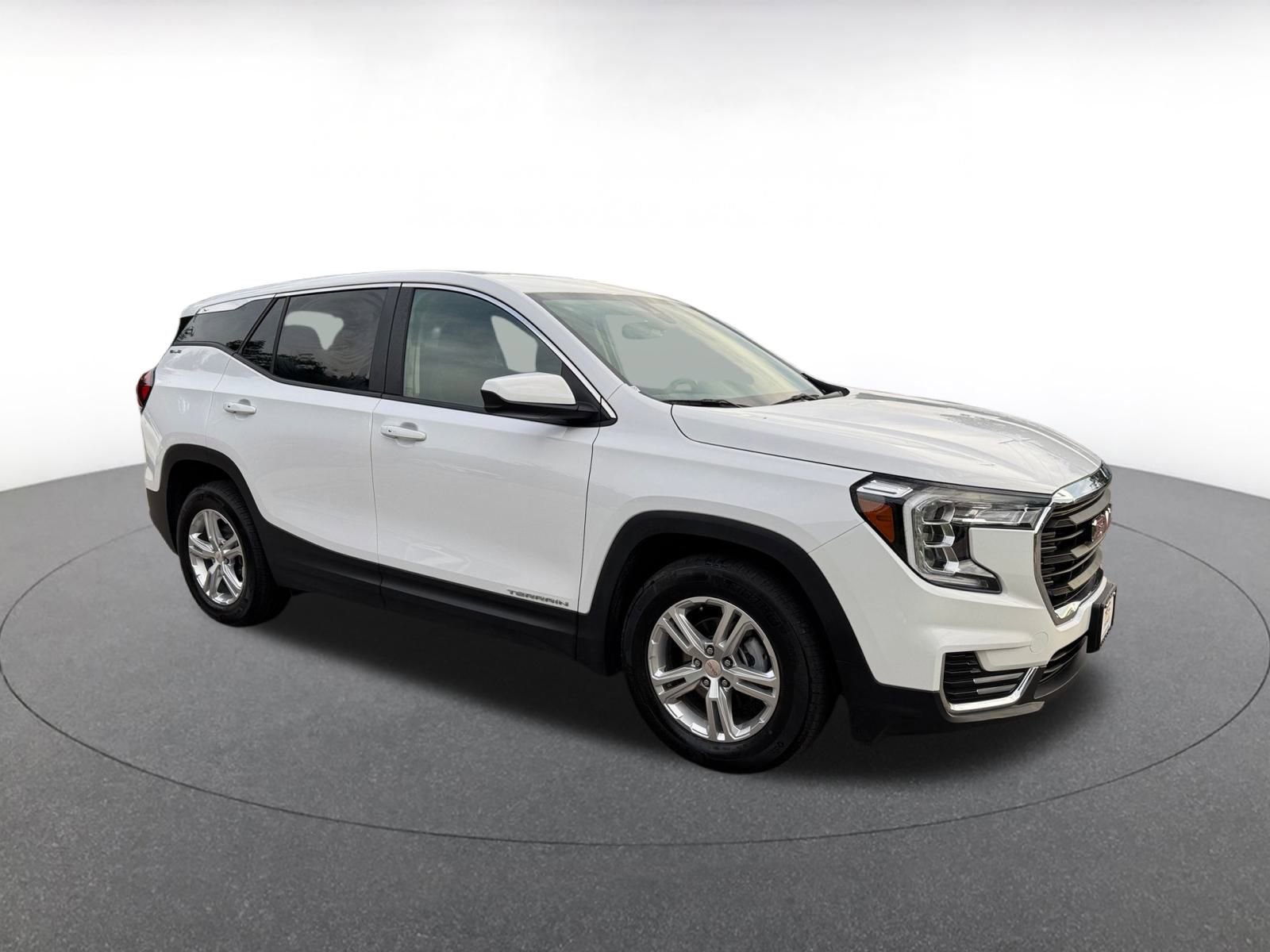 Used 2024 GMC Terrain SLE