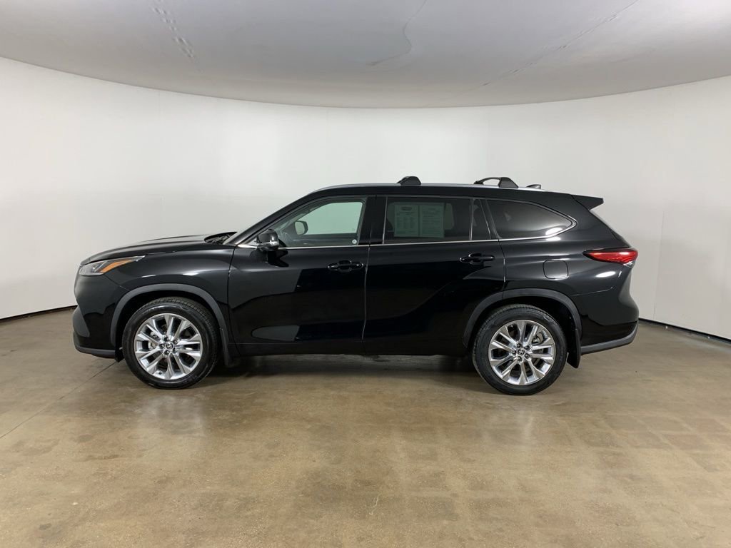 Used 2023 Toyota Highlander Limited image 17
