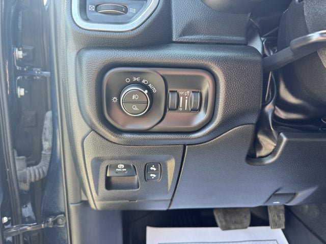 Used 2022 RAM 1500 Laramie AWD/4WD image 14