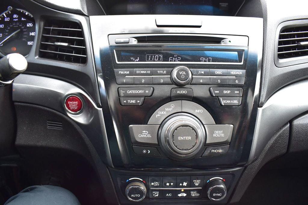 Used 2013 Acura ILX w/ Technology Package FWD image 33
