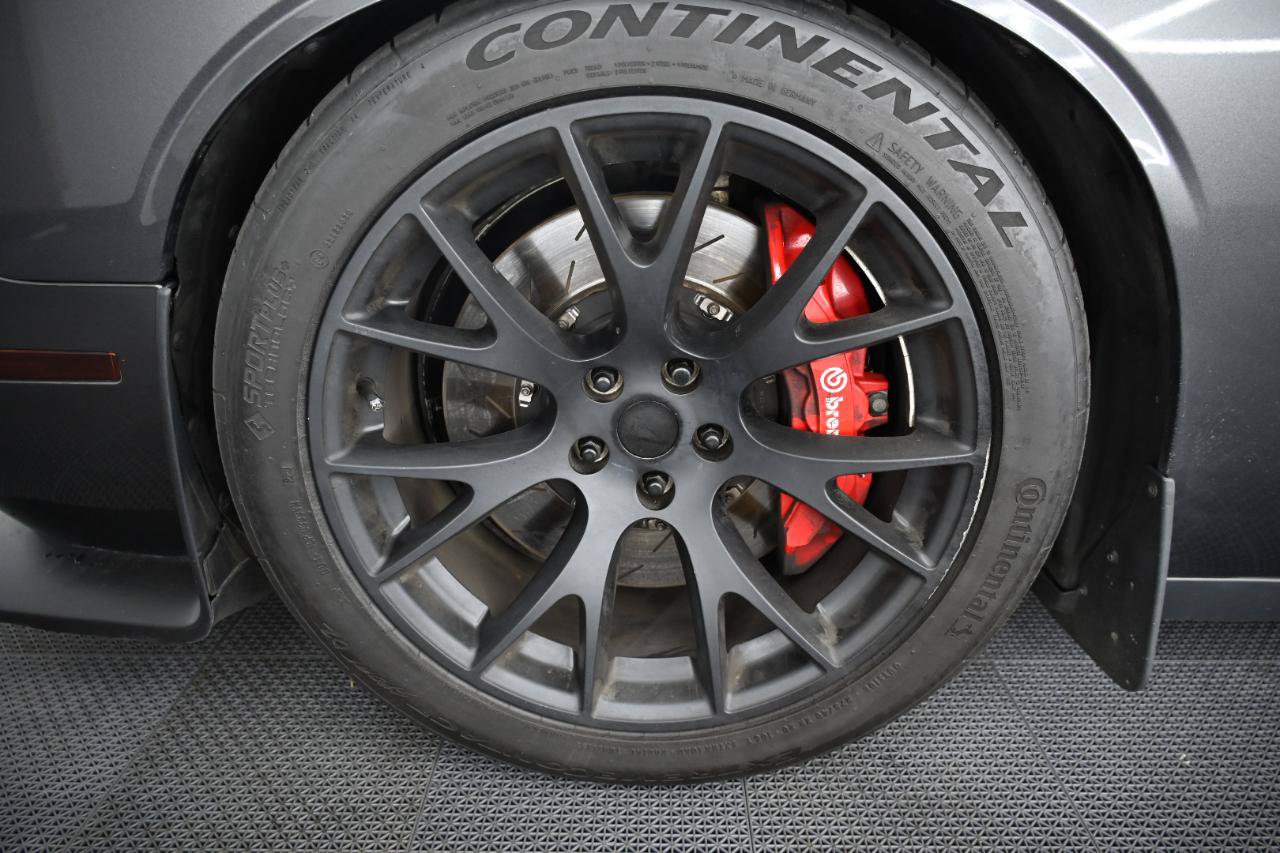 Used 2015 Dodge Challenger SRT Hellcat RWD image 40
