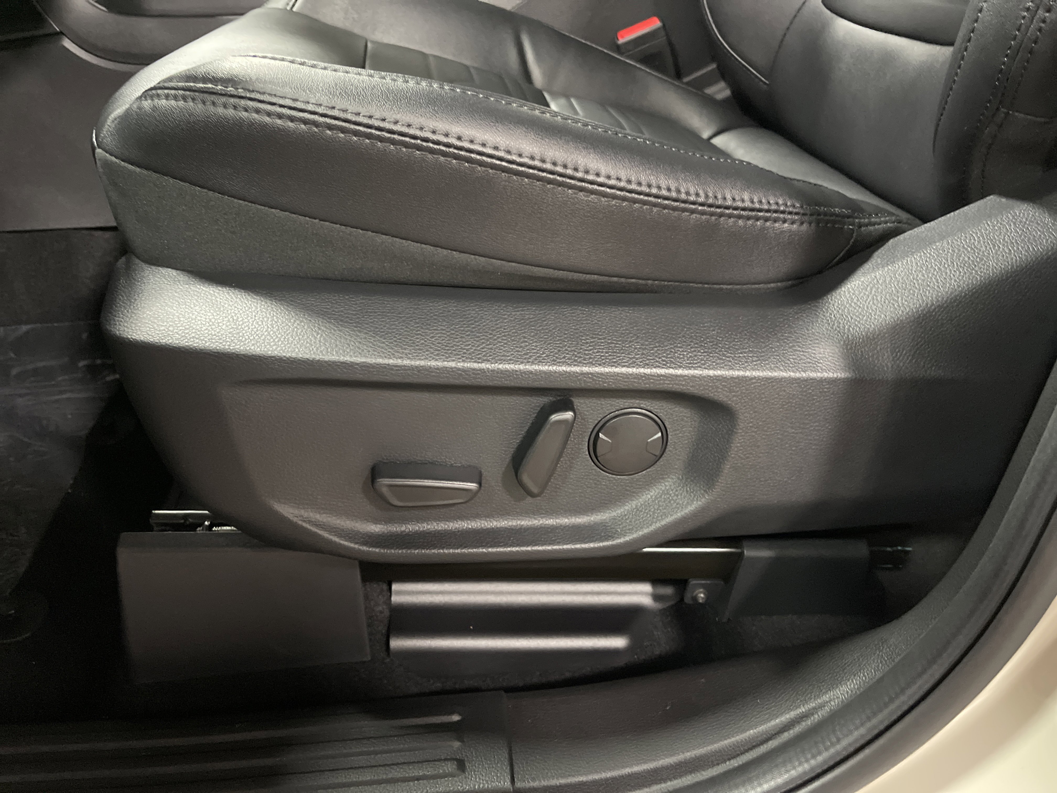 New 2025 Ford Ranger Lariat w/ FX4 Off-Road Package image 13