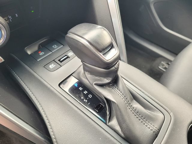 Used 2022 Toyota Venza LE AWD/4WD image 18