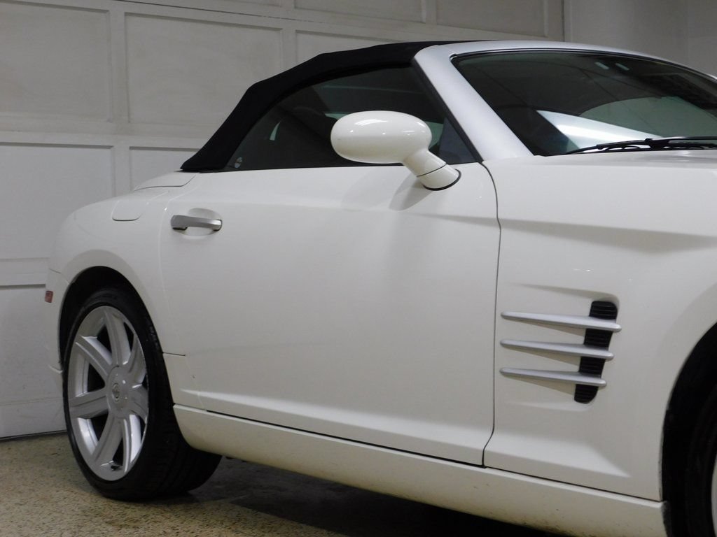 Used 2005 Chrysler Crossfire Limited RWD image 20
