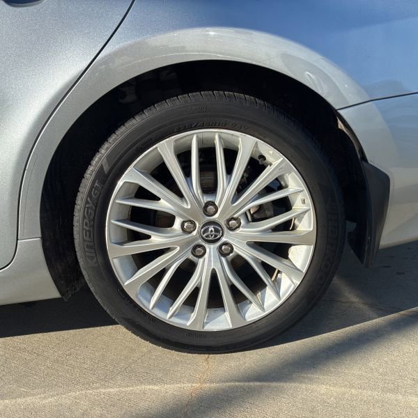 Used 2020 Toyota Camry XLE image 10