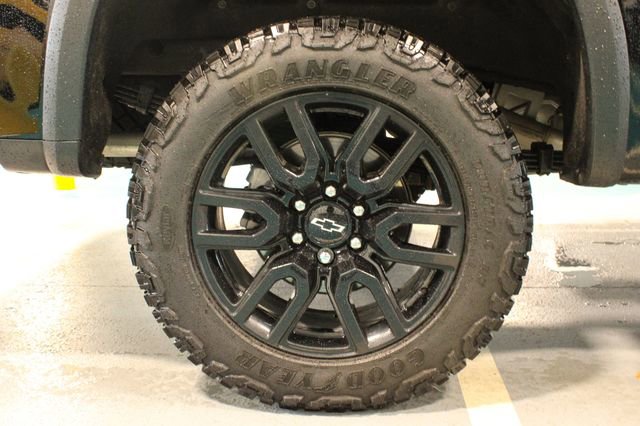 Used 2025 Chevrolet Silverado 1500 ZR2 w/ Technology Package AWD/4WD image 33