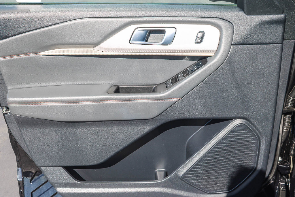 Certified 2025 Ford Explorer Active AWD/4WD image 23