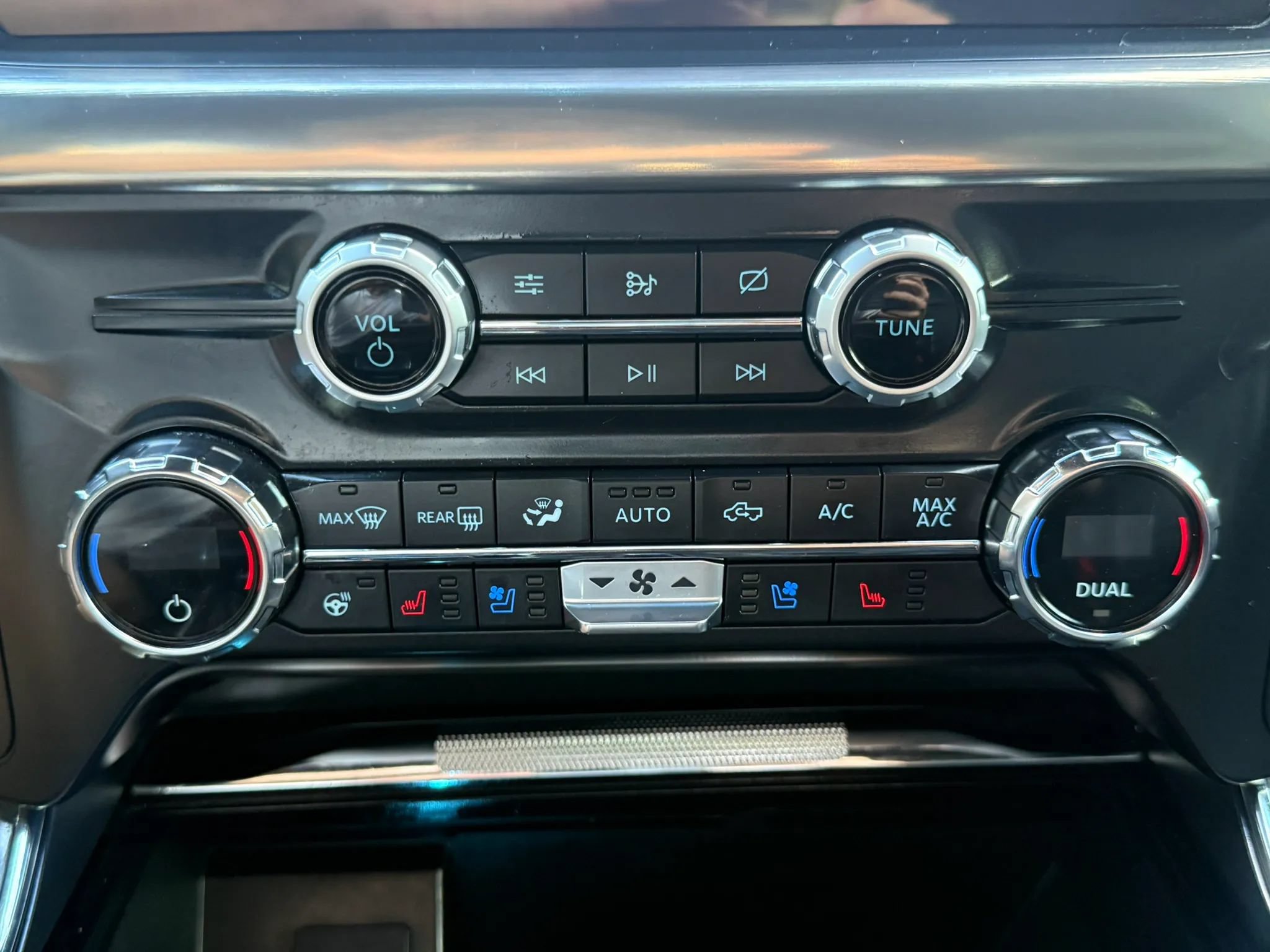Used 2021 Ford F150 Lariat w/ Equipment Group 502A High AWD/4WD image 21
