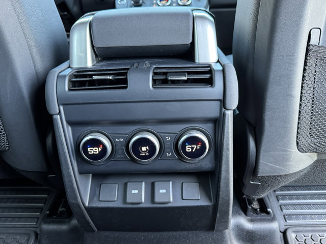 Used 2023 Land Rover Defender 130 X-Dynamic SE image 11