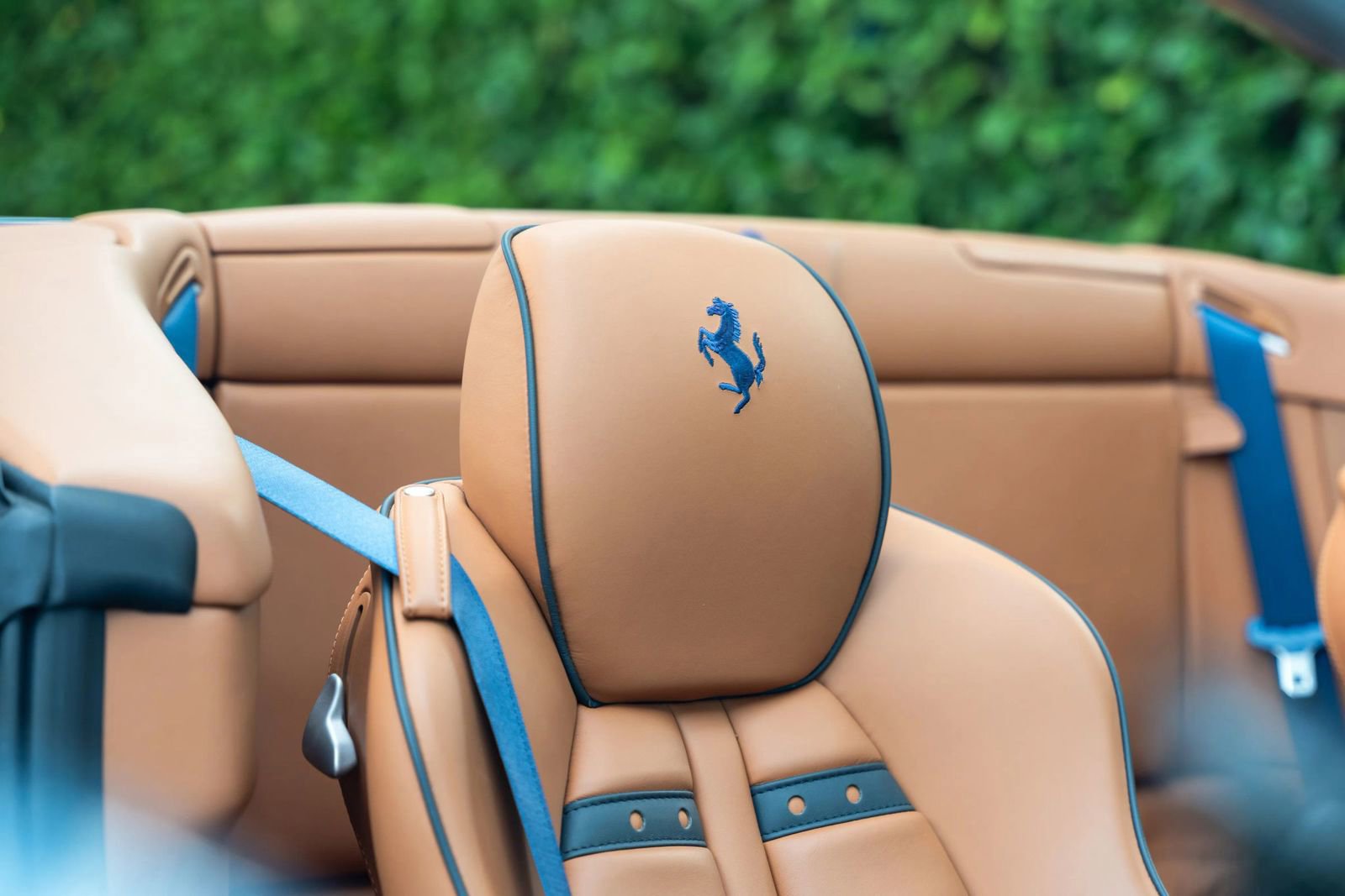 Used 2010 Ferrari California RWD image 50