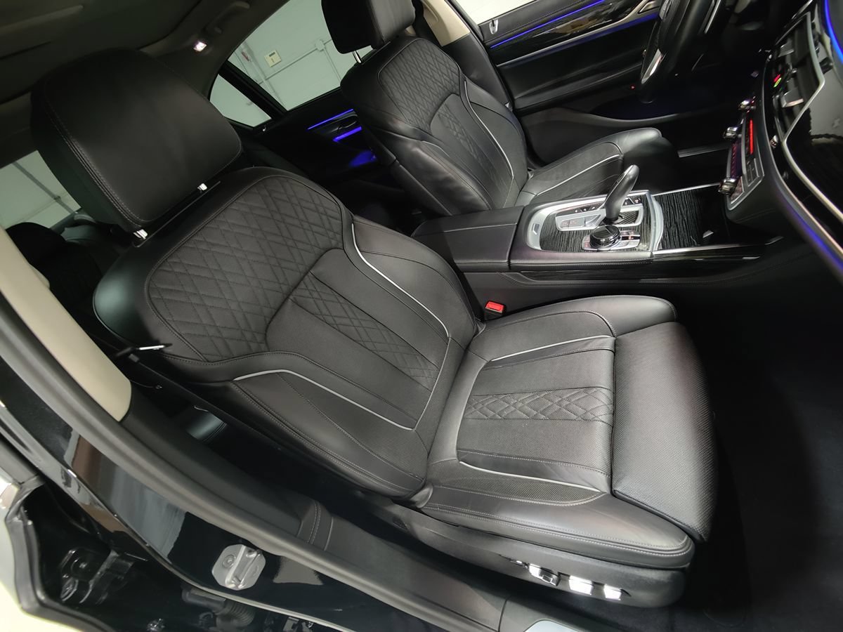 Used 2020 BMW 750i xDrive w/ Executive Package AWD/4WD image 15
