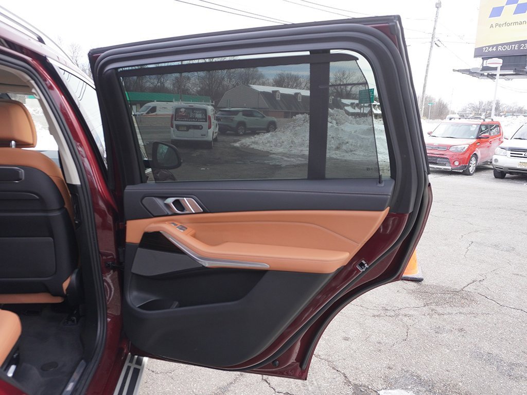 Used 2024 BMW X7 xDrive40i w/ Premium Package image 35