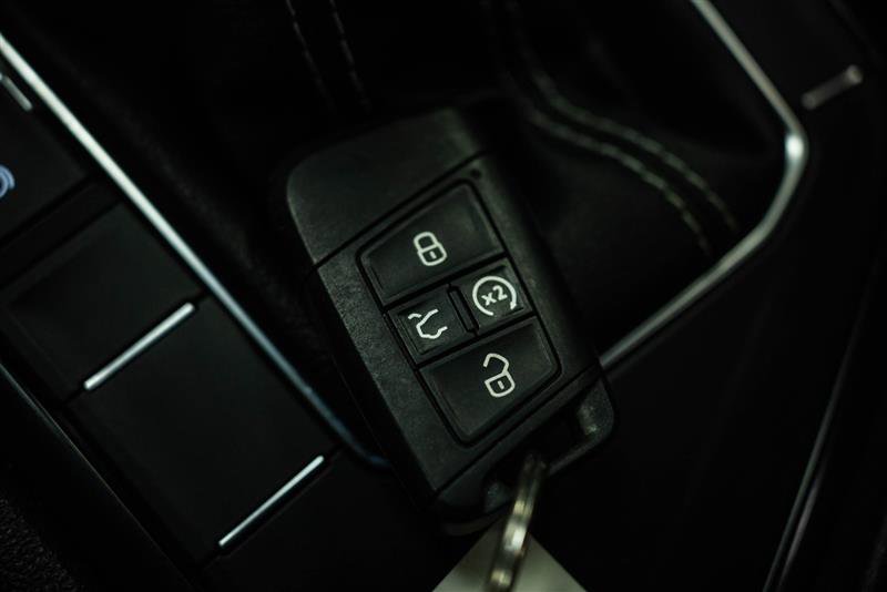 Used 2024 Volkswagen Tiguan SE FWD image 24